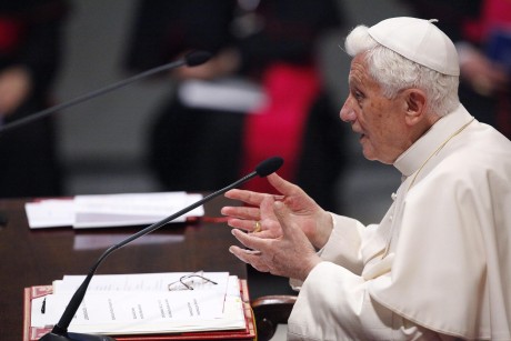 Papst Benedikt XVI. im Petersdom