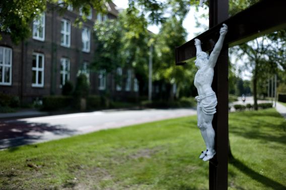 Het katholieke gesticht Sint Joseph in Heel. Foto NRC / Chris Keulen