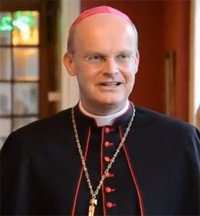 Franz-Josef Overbeck in Lourdes. Bild: Screenshot / YouTube