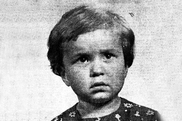 Margret Lauchbauer, der Blick eines traurigen, aber starken Madchens, das in einem Bordell geboren und der Mutter weggenommen wurde. Seit zwei Jahren kampft die heute 52-Jahrige um Einsicht in ihren Fursorgeakt. Foto:?Privat