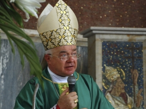 Archbishop Josef Wesolowski, the Vatican's ambassador to the Dominican Republic, offers mass in Santo Domingo - Source: Reuters