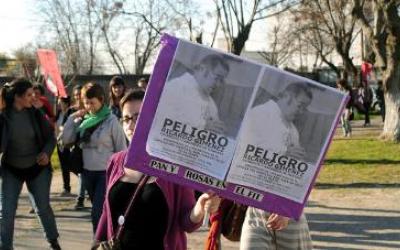 Los vecinos escracharon al cura.