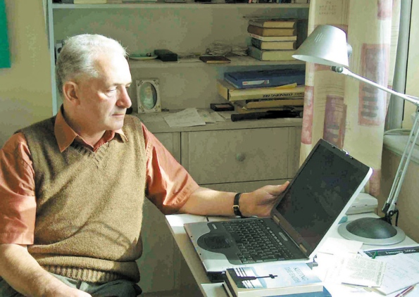 Fr Tony Flannery, a former rector of the Redemptorists on Mount St Alphonsus in Limerick, has accused Cardinal Sean Brady of behaving 'very inappropriately' in reporting Fr Iggy O'Donovan to the Vatican