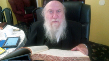 Rabbi Mendel Epstein (Image via CBS 2)