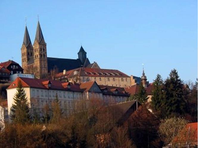 Der Skandal um den Limburger Bischof Franz-Peter Tebartz-van-Elst hat offenbar Auswirkungen auf die gesamte katholische, aber auch die evangelische Kirche. Deutlich mehr Kirchenaustritte verzeichnen die Amtsgerichte im Schwalm-Eder-Kreis. Foto:?Archiv