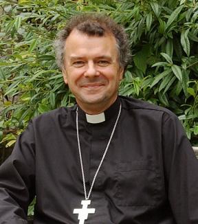 Bishop of Gloucester resigns