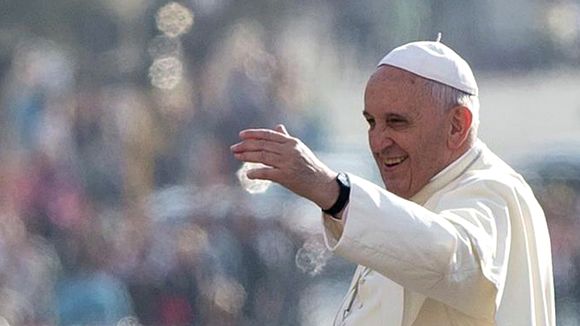 Papst Franziskus wahrend einer Generalaudienz auf dem Petersplatz in Rom | © Claudio Peri/EPA/dpa