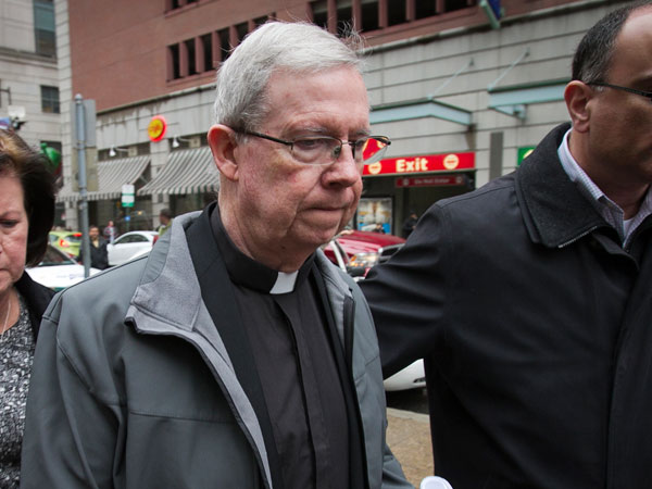 Monsignor William Lynn leaves the Criminal Justice Center in Philadelphia on Monday, January 6, 2014. Monsignor Lynn was released from prison after his conviction was reversed. ( ALEJANDRO A. ALVAREZ / STAFF PHOTOGRAPHER )