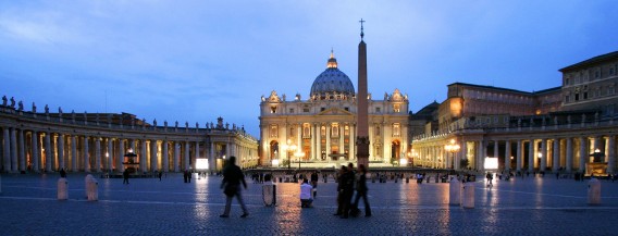 Het Sint-Pietersplein in Vaticaanstad. Foto ANP / Lex van Lieshout