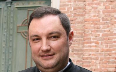 Brizzio dejo su cargo y esta recluido en "un convento en Buenos Aires".