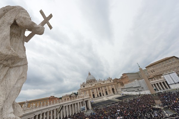 A general view shows people waiting for pope’s first Angelus prayer at St Peter’s square on March 17, 2013 at the Vatican. Credit: AFP/Getty Images