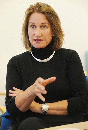 Justice Lowell Goddard, the senior New Zealand judge appointed to head the historic child abuse inquiry, is to receive a pay package worth ?500,000