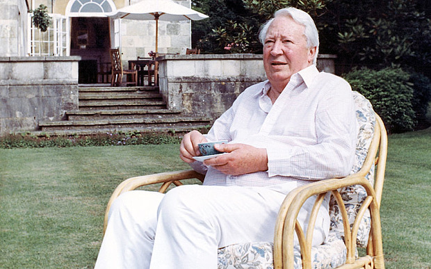 Sir Edward Heath takes tea in the garden of his home in Salisbury, 1989 (Reuters)