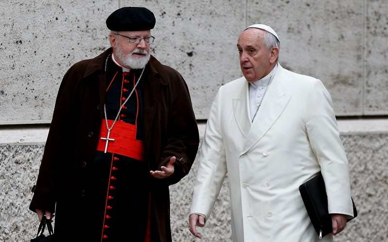 Pope Francis talks with Cardinal Sean P.O'Malley of Boston (CNS photo/Paul Haring)