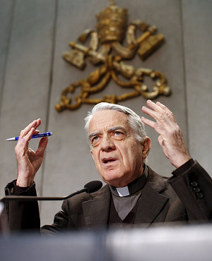 Vatican spokesman Father Federico Lombardi gestures during the news conference Photo: REUTERS/Alessandro Bianchi