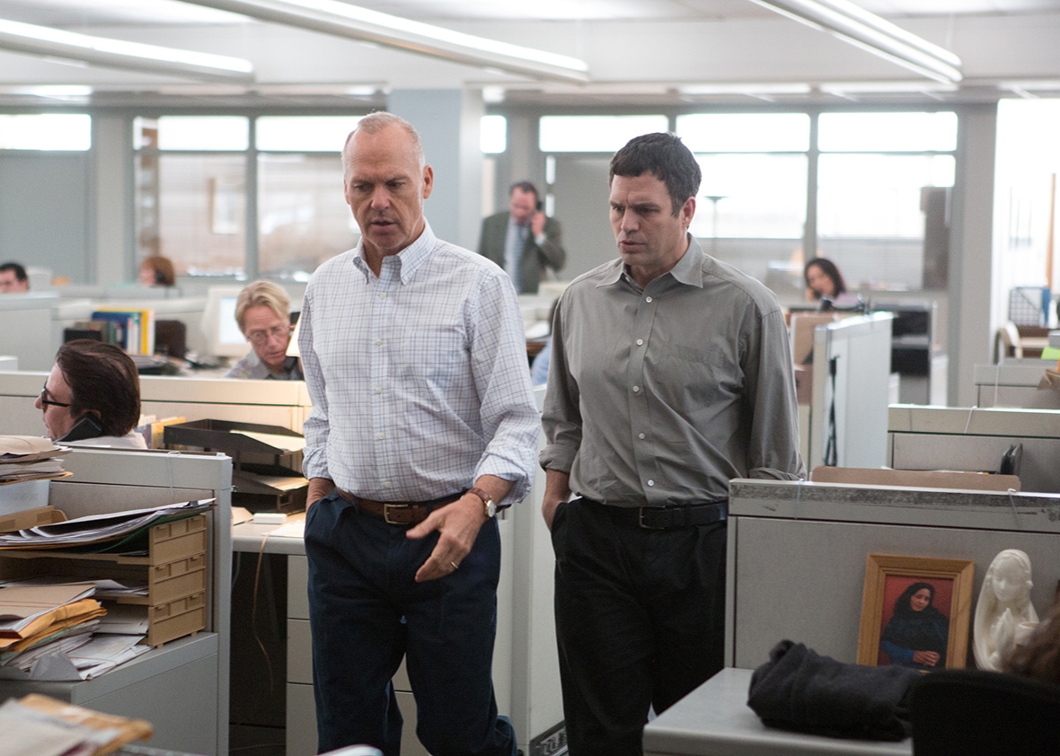 Michael Keaton as Walter ‘Robby’ Robinson and Mark Ruffalo as Michael Rezendes in SPOTLIGHT.