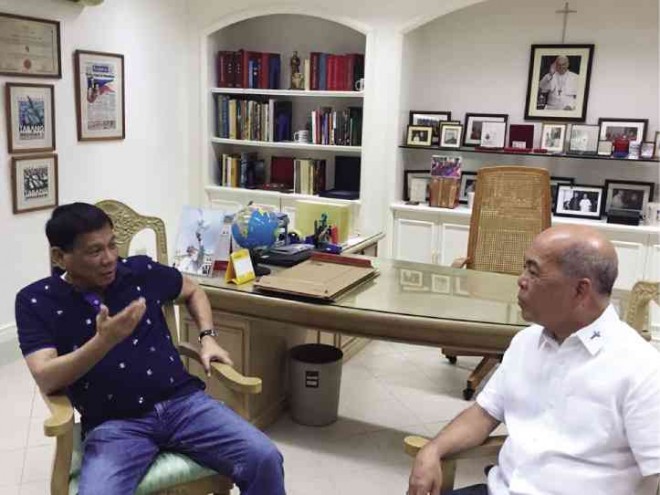 TRUE CONFESSIONS Presidential candidate and Davao City Mayor Rodrigo Duterte meets with Davao Archbishop Romulo Valles on Thursday following his public disclosure about being sexually abused by a Catholic priest in school. FROM CHRISTOPHER BONG CO’S FACEBOOK