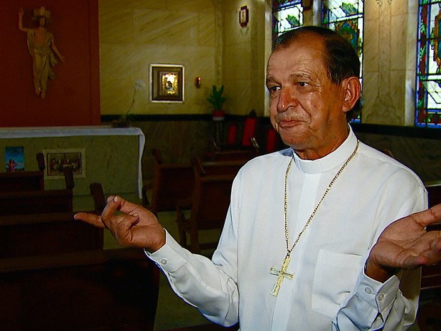Bispo de Sao Carlos Paulo Sergio Machado teve pedido de renuncia aceito (Foto: Reproducao EPTV)