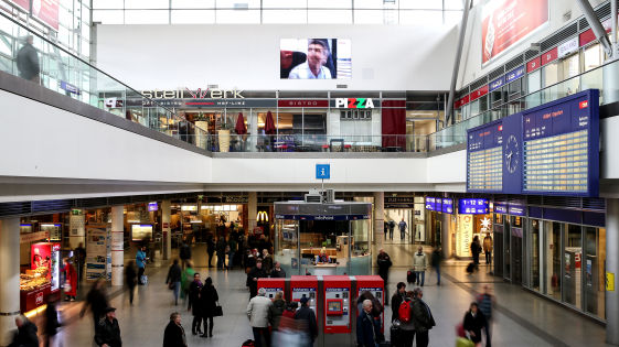 LINZ. Wegen schweren sexuellen Kindesmissbrauchs hat die Staatsanwaltschaft Linz gegen einen 73-jahrigen Pater des Stiftes Lambach im Vorjahr Anklage erhoben. Nach einem Schlaganfall ist der angeklagte Geistliche ein Pflegefall.