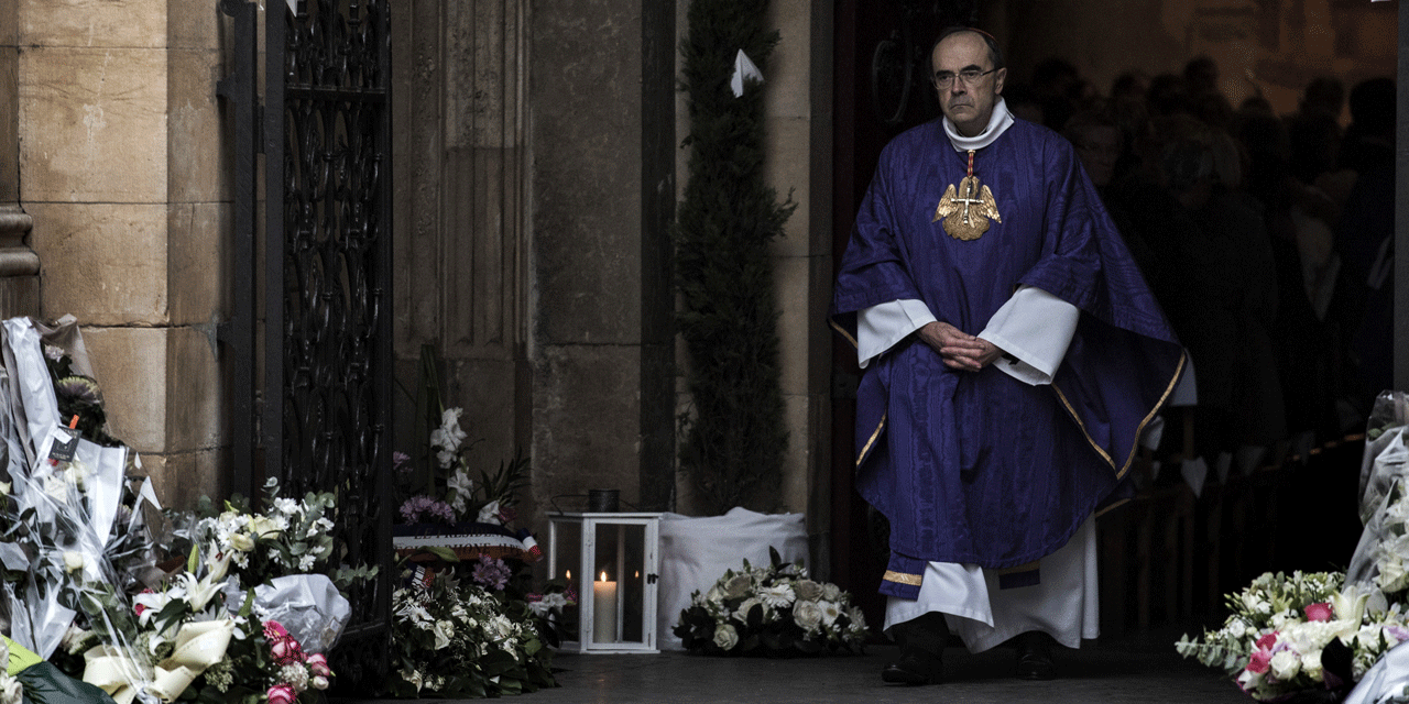 Le cardinal Barbarin dit avoir ete alerte "vers 2007-2008" sur les excactions du pere Breynat © JEFF PACHOUD / AFP