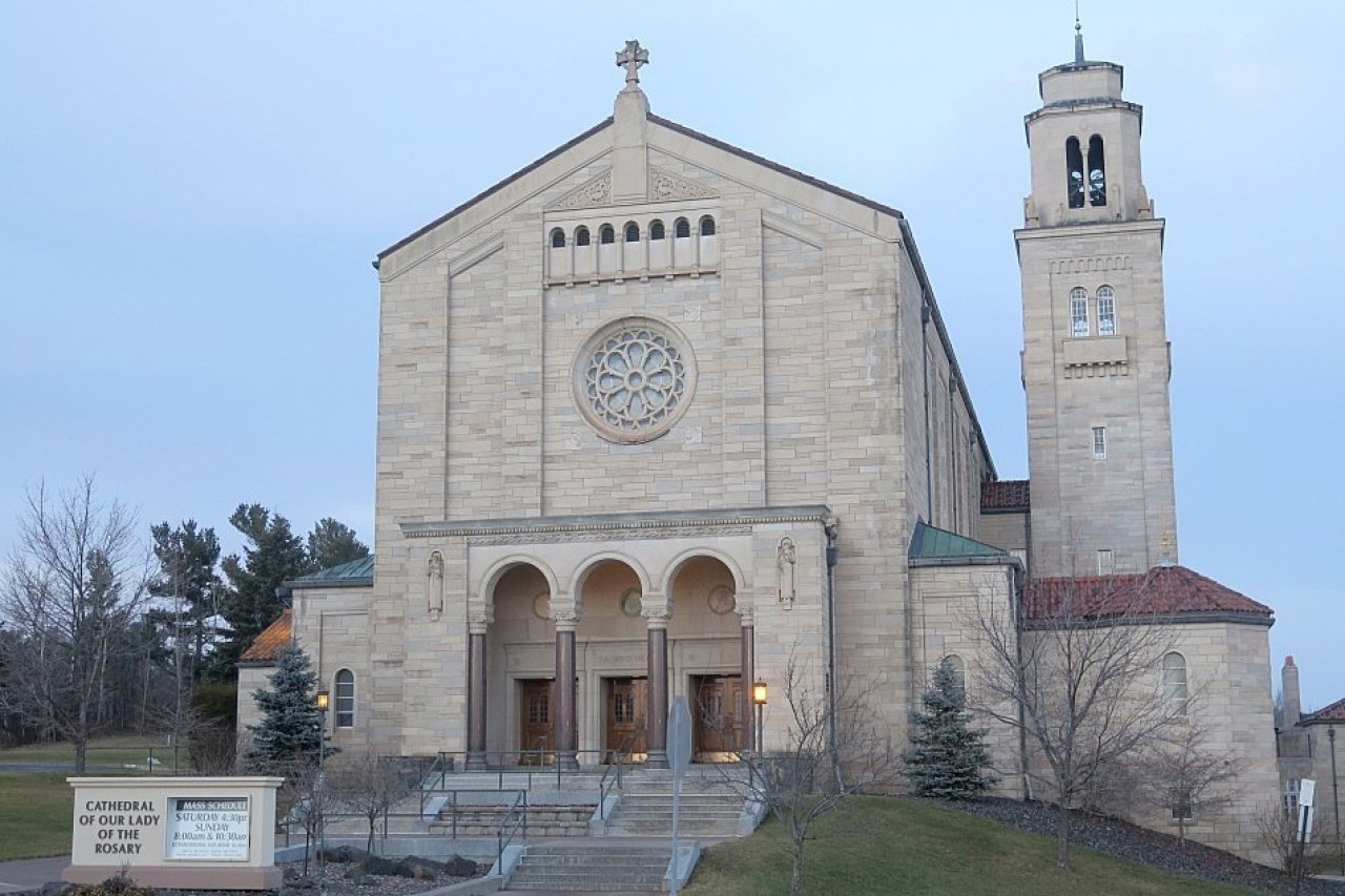 This photo shows the Cathedral of Our Lady of the Rosary in Duluth, Minn., Monday, Dec. 7, 2015. A bankruptcy judge ordered the diocese into mediation with abuse victims. PHOTO: ASSOCIATED PRESS
