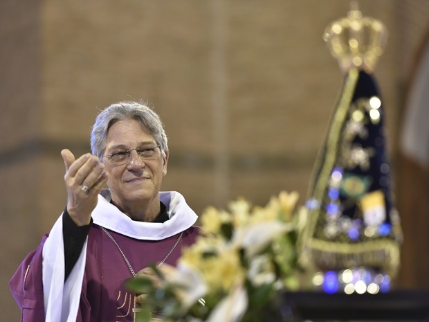 Dom Aldo apresentou carta da reuncia, que foi aceita pela Igreja (Foto: Thiago Leon/Santuario de Aparecida)