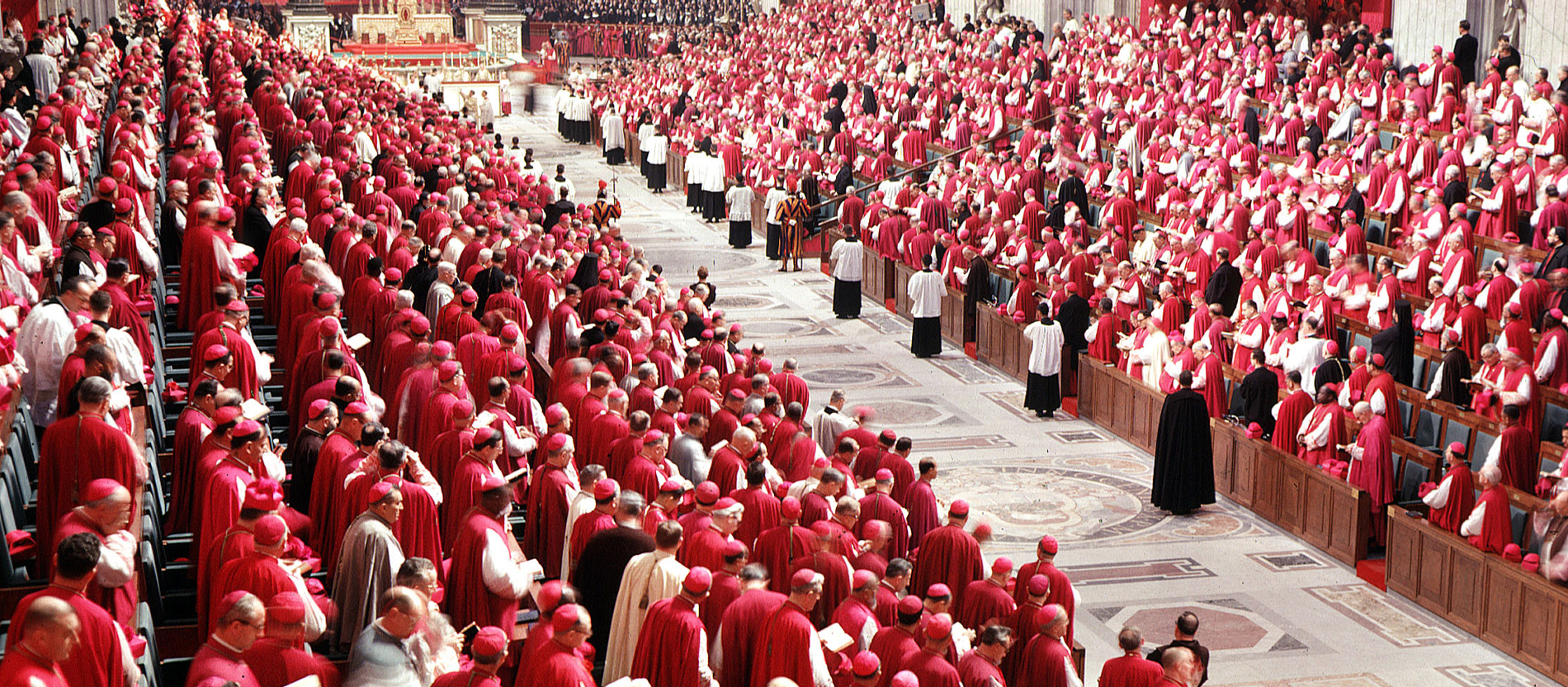 Seit dem Zweiten Vatikanischen Konzil (1962 bis 1965) wird die Kirche gemeinhin nicht mehr als "vollkommene Gesellschaft" bezeichnet.
