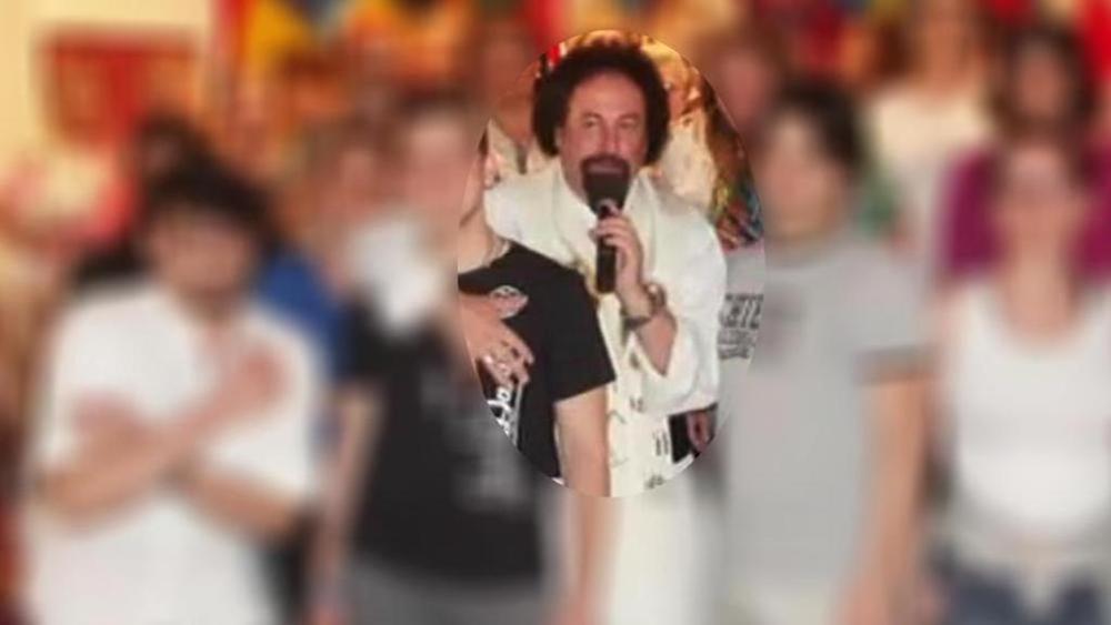 For at least three years a priest who worked in the parish of a working-class district of Villaggio Sant’Agata, on the southern outskirts of Catania, would have abused children who were entrusted to him. Not only he would frighten those who did not want to undergo his “rites”, carried out with a great deal of holy oil. The Carabinieri (one of Italy’s police corps e.d.) arrested him this morning: Padre Pio Guidolin is accused of aggravated sexual violence against minors.