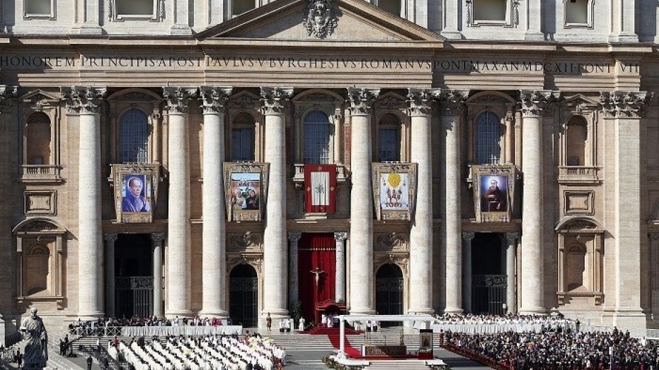 Pope Francis leads a Mass in St. Peter's Square, Vatican City, Oct. 15, 2017. (Reuters)