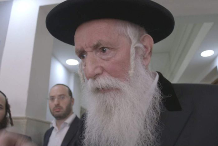 PHOTO: Senior Rabbi Yitzchak Dovid Grossman says he will monitor the former principal in case she leaves house arrest. (ABC News: Sophie McNeill)