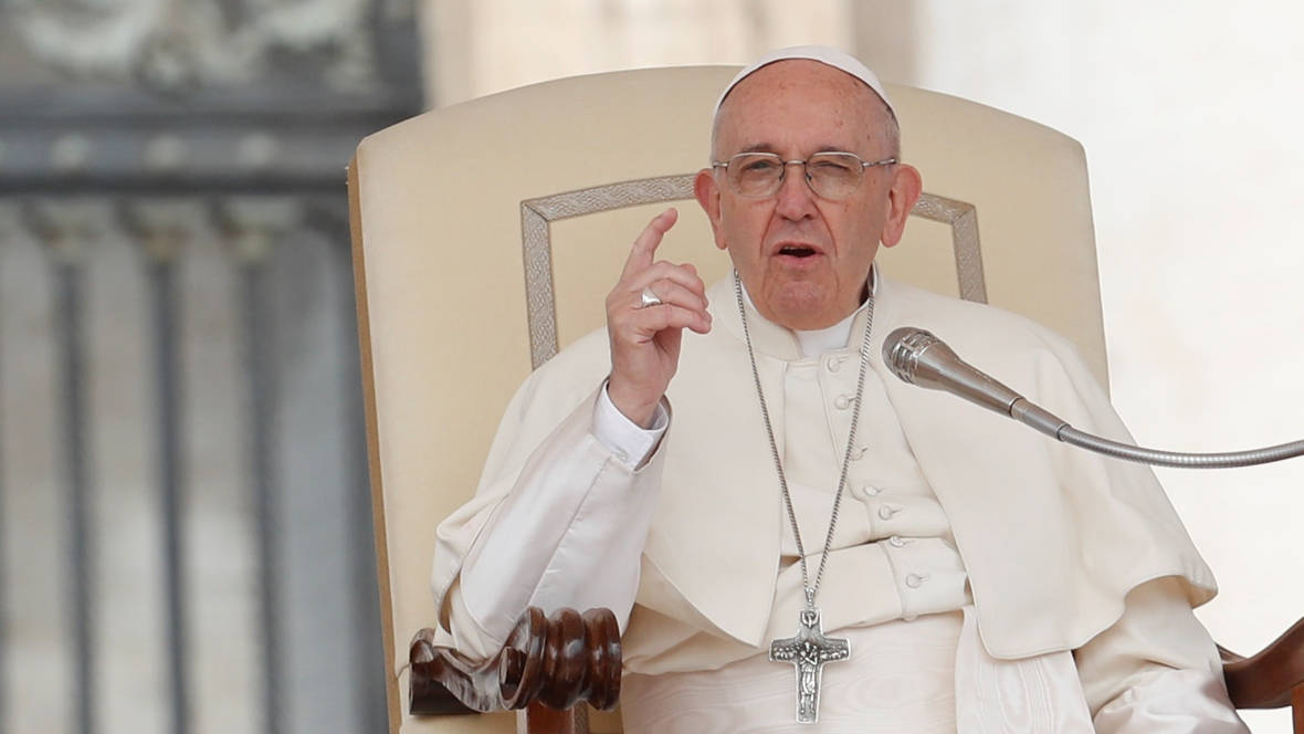 Pope Francis has said through the CCCB that he does not plan to apologize for the Catholic church's role in residential schools. (Remo Casilli/Reuters)