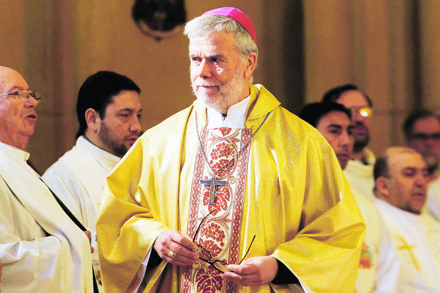 Administrador apostolico de Valparaiso, Pedro Ossandon, declaro en denuncia sobre el excapellan castrense. Victima dice que el, junto a obispos Santiago Silva y Juan Ignacio Gonzalez, supieron del presunto delito.