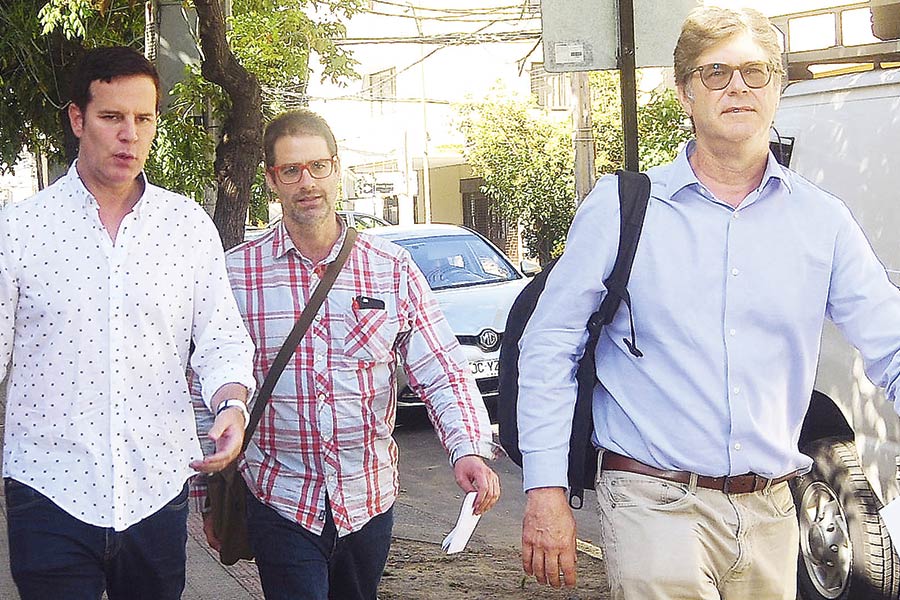 El Arzobispo de Santiago se acogio a su derecho de guardar silencio y no declaro ante el fiscal Emiliano Arias.