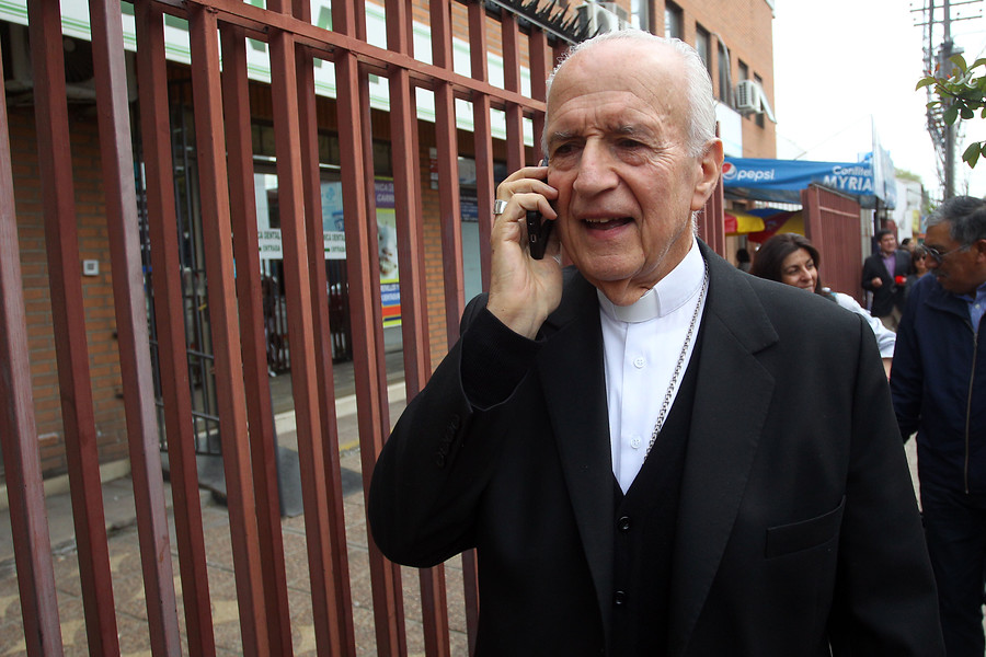 El religioso dijo que no sabia por que estaba citado y que acordo con los fiscales reagendar la diligencia para noviembre.