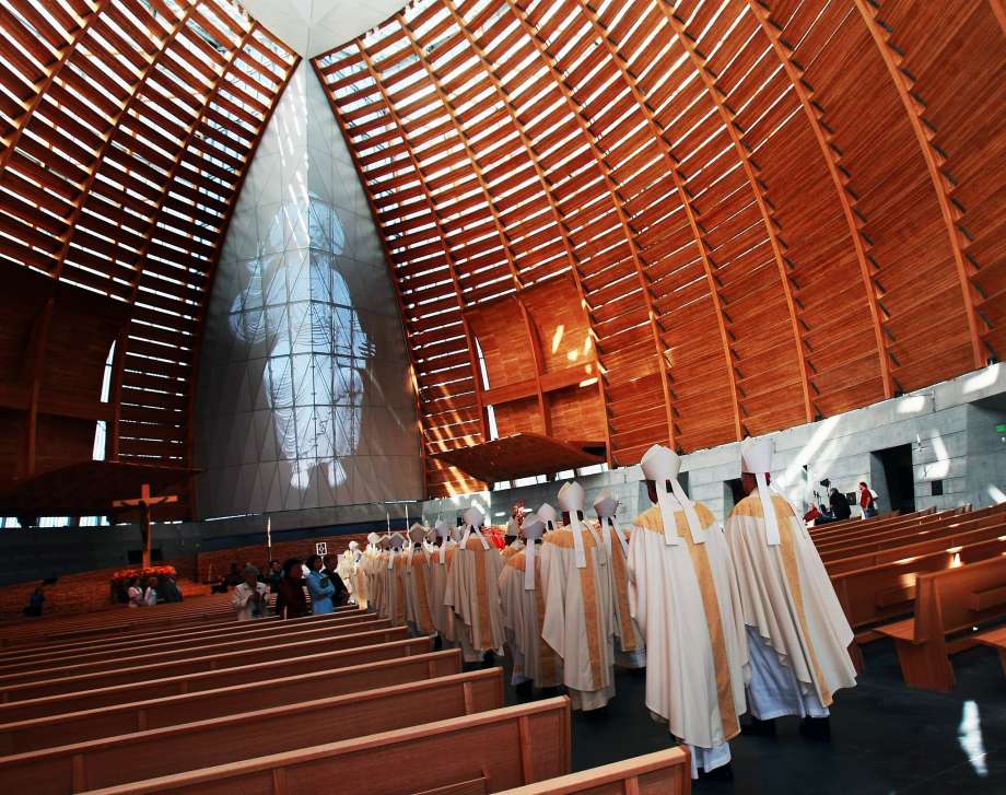 Father Alex Castillo, the Diocese of Oakland’s episcopal master of ceremonies and director of the Diocese’s Department of Faith Formation and Evangelization, was placed on leave Thursday morning after an