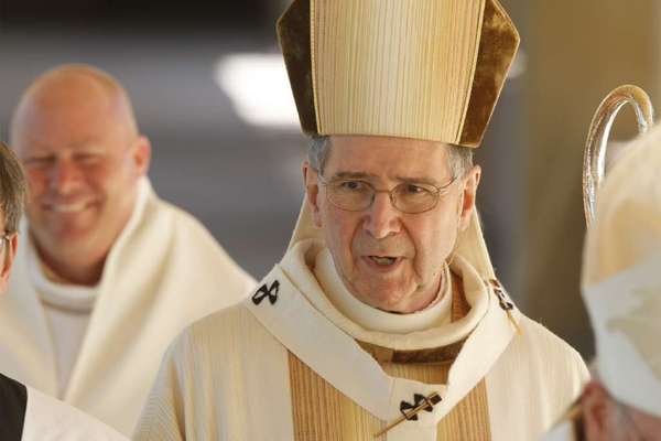 Cardinal Roger Mahony at a mass welcoming the Los Angeles Diocese's new archbishop (Don Bartletti / Los Angeles Times / May 26, 2010)