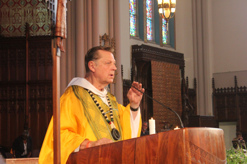 Rev. Michael Pfleger speaks at St. Sabina. Lee Edwards / Block Club Chicago