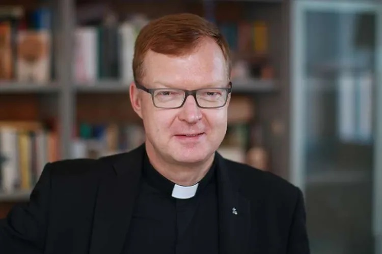 Fr. Hans Zollner, S.J./ Rebecski CC 4.0