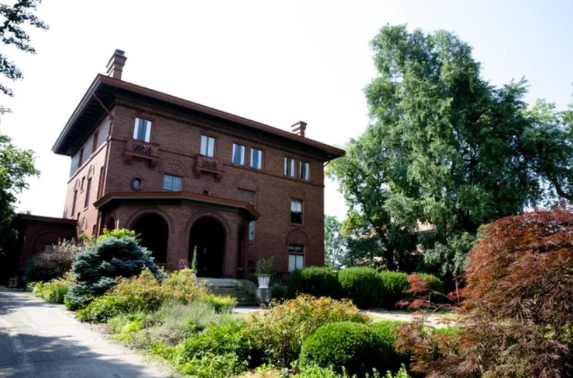 A view of a house at 3980 Rose Hill Avenue in North Avondale on Wednesday, July 7, 2021. The Legionaries of Christ, a Roman Catholic religious order, would like to turn it into a monastery.  Albert Cesare, The Enquirer