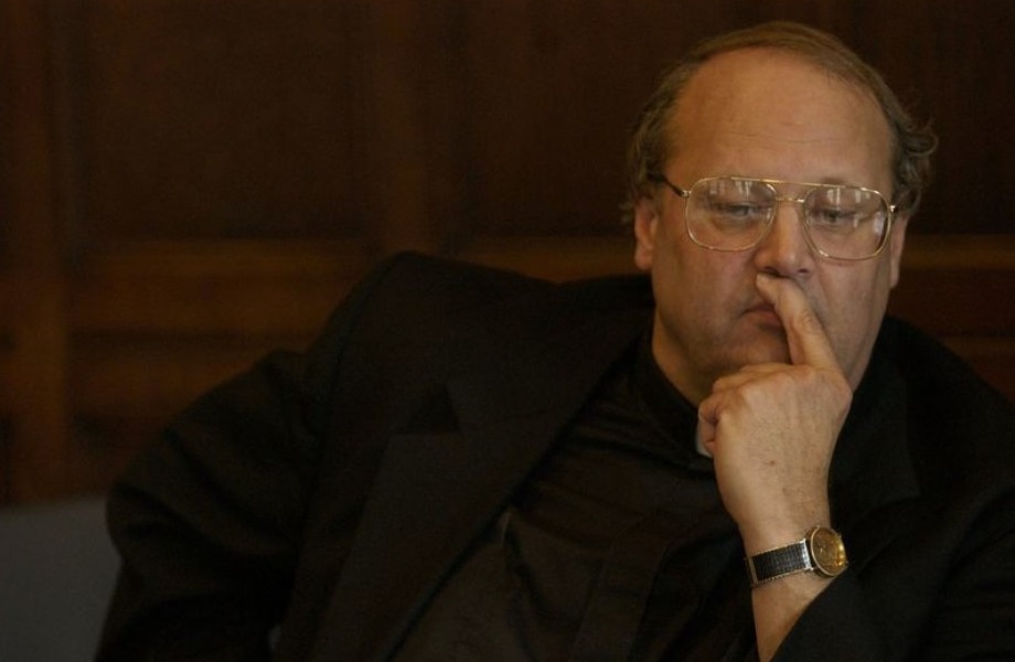 Rev. David Ryan on July 10, 2003. Rev. Ryan has been reinstated as pastor of St. Francis de Sales Catholic Parish and School in Lake Zurich (James Branaman / Chicago Tribune)