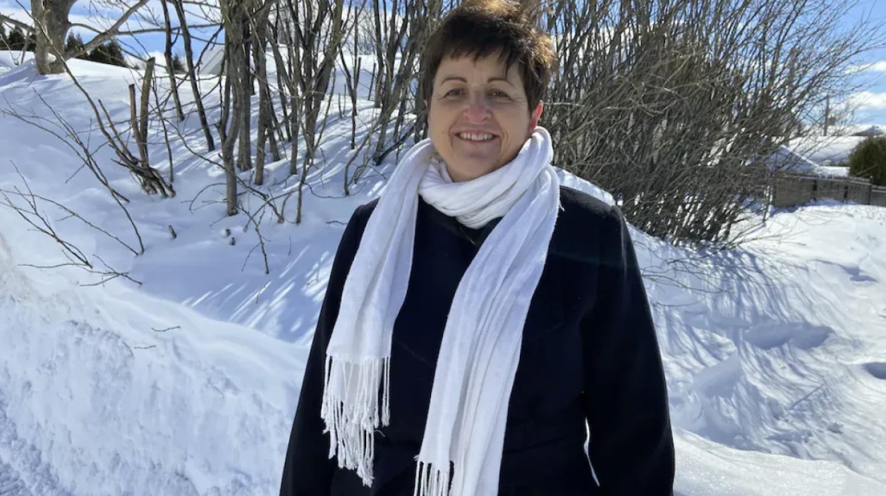 Suzanne Tremblay, the [Harvey survivor and] spokesperson for the Association des jeunes victimes de l’Église, which represented the defrocked priest's victims, said she hopes the agreement will finally allow the victims to find peace. (Claude Bouchard / Radio-Canada).