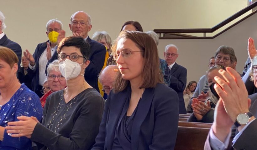 Doris Reisinger (second from right) received a standing ovation after her speech in Lucerne. | © Raphael Rauch