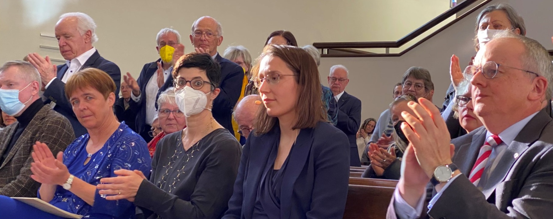 Doris Reisinger (second from right) received a standing ovation after her speech in Lucerne. | © Raphael Rauch