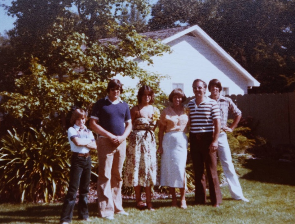 Family photo with Mike Tarvid, second from left, taken in 1976. Photo courtesy of Mike Tarvid.