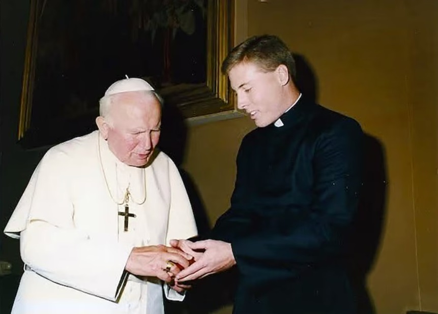 William Hambleton meets with Pope John Paul II in his office in Vatican City in 1998. (William Hambleton)
